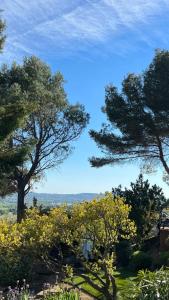 Family Home in the Heart of the Luberon with Swimming Pool and Panoramic Vi
