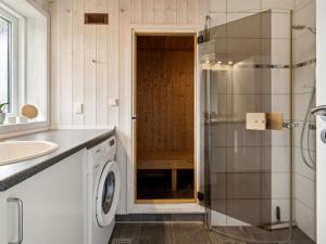 Holiday Home Tayana - 700m from the sea by Interhome