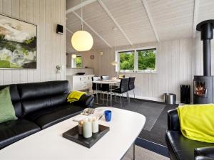 Holiday Home Tayana - 700m from the sea by Interhome