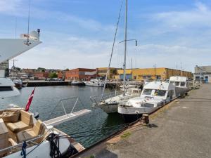 Apartment Sverkel - 100m from the sea by Interhome