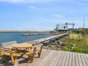 Apartment Sverkel - 100m from the sea by Interhome