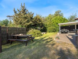 Holiday Home Hillegonde - 200m from the sea by Interhome