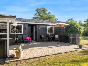 Holiday Home Hillegonde - 200m from the sea by Interhome