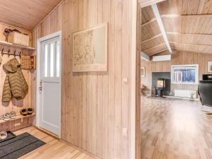 Holiday Home Hillegonde - 200m from the sea by Interhome