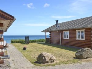 Holiday Home Stille - 10m from the sea by Interhome - 3-star hotels in Allinge