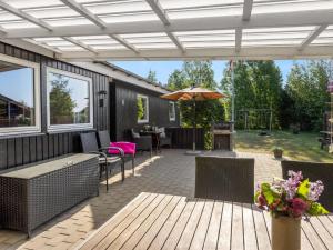 Holiday Home Hillegonde - 200m from the sea by Interhome