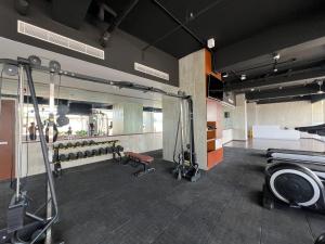 Studio Suite with Queen Bed and Mountain View beside Abreeza Mall