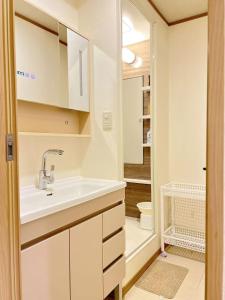 吉临Kirin 小熊在大阪等你 岸里站步行5分钟 天下茶屋站13分 直达机场和难波