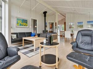 Holiday Home Eljena - 700m from the sea by Interhome