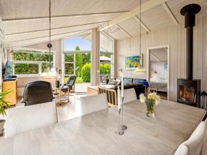 Holiday Home Eljena - 700m from the sea by Interhome