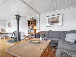 Holiday Home Tenho - 150m from the sea by Interhome