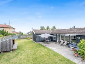 Holiday Home Tenho - 150m from the sea by Interhome