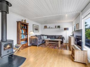 Holiday Home Tenho - 150m from the sea by Interhome