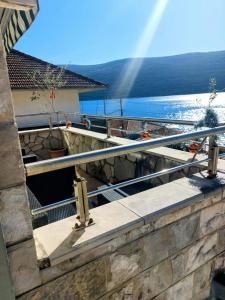 Spacious Kumbor Seafront Apartment