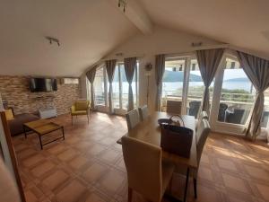 Spacious Kumbor Seafront Apartment
