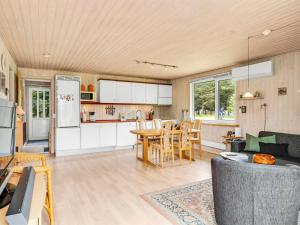 Holiday Home Gisella - 900m from the sea by Interhome