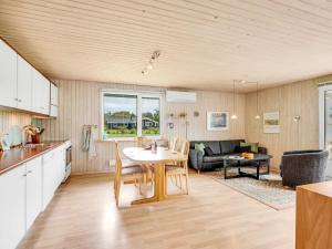 Holiday Home Gisella - 900m from the sea by Interhome