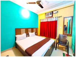 Hotel Kashi # Stay Near Kashi Vishwanath Temple & Ganga Ghat#Fully Air Conditioning Room#FreeWi-Fi-Parking-Lift -Room Service- Best Hotel In Varanasi