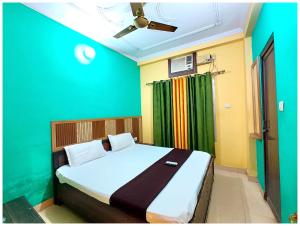 Hotel Kashi # Stay Near Kashi Vishwanath Temple & Ganga Ghat#Fully Air Conditioning Room#FreeWi-Fi-Parking-Lift -Room Service- Best Hotel In Varanasi