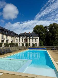 Charmant T3 plain-pied avec terrasse privée, parking gratuit et piscine à Baden