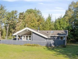 Holiday Home Tyyne - 250m from the sea by Interhome - 3hvězdičkové hotely ve městě Tjørneholm