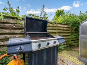 Apartment Anetta - 300m from the sea by Interhome