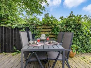 Apartment Anetta - 300m from the sea by Interhome