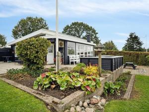 Holiday Home Yngvy - 500m from the sea by Interhome