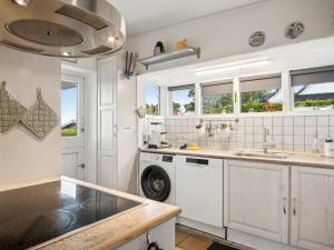 Holiday Home Yngvy - 500m from the sea by Interhome