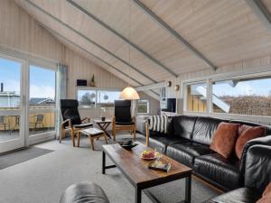 Holiday Home Halla - 250m from the sea by Interhome
