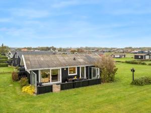 Holiday Home Snioulf - 10m from the sea by Interhome