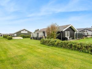 Holiday Home Snioulf - 10m from the sea by Interhome