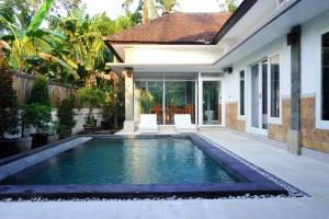 Ubud White pool Villa for 6 ppl