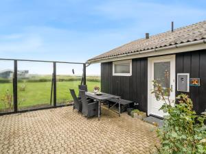 Holiday Home Snioulf - 10m from the sea by Interhome