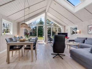 Holiday Home Mando - 600m from the sea by Interhome