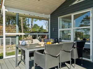 Holiday Home Hening - 50m from the sea by Interhome