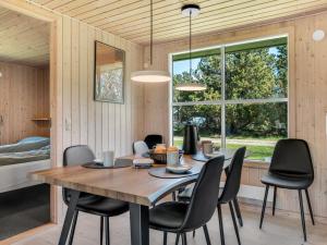 Holiday Home Rajna - 500m to the fjord by Interhome
