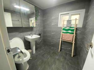 Pretty Jasmine Apt 10 min from Myeongdong