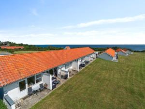 Apartment Sandrine - 400m from the sea by Interhome