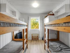 Holiday Home Pirjo - 350m to the fjord by Interhome