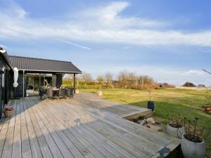 Holiday Home Viveke - 10m from the sea by Interhome