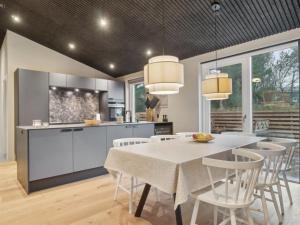 Holiday Home Willi - 600m from the sea by Interhome