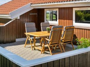 Holiday Home Gunwald - 230m from the sea by Interhome