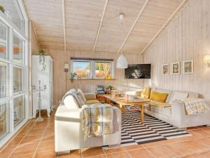 Holiday Home Wyanet - 600m from the sea by Interhome