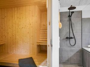 Holiday Home Helga - 900m from the sea by Interhome