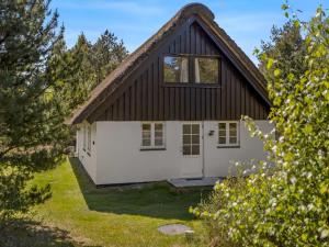 Holiday Home Einari - 1-2km from the sea by Interhome