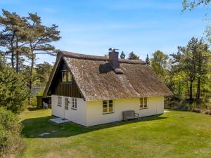 Holiday Home Einari - 1-2km from the sea by Interhome