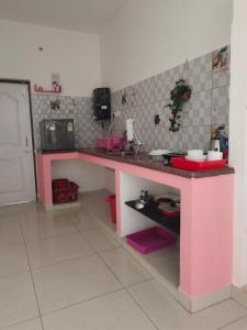 DREAMY cosy 2bhk, just 6 mins to Whitetown & Beach RUBY