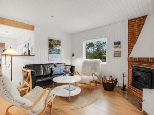 Holiday Home Cate - 900m from the sea by Interhome