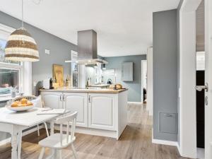 Holiday Home Nayeli - 1-2km from the sea by Interhome